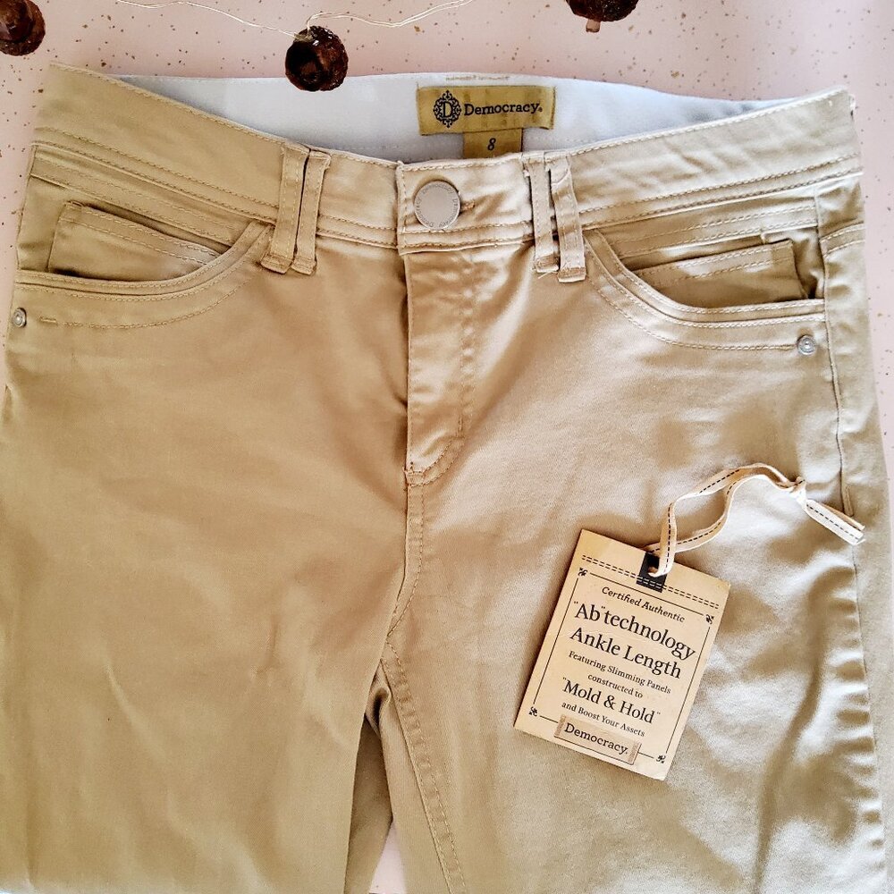 Democracy NWT (washed once, never worn) AB Technology Ankle Length Jeans Size 8